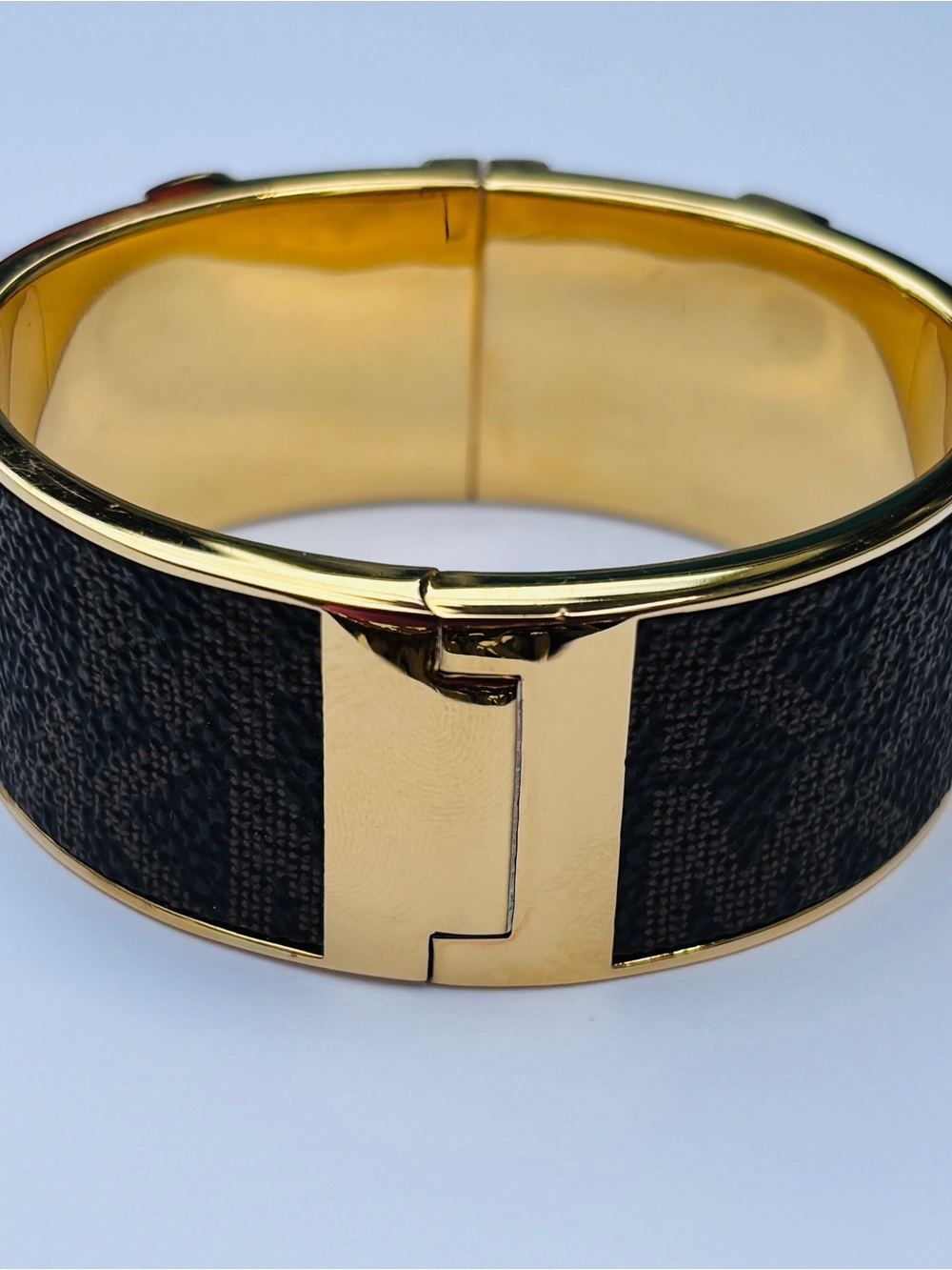 Michael Kors Mott Logo Bracelet Bangle size 6-1/2” - Picture 4 of 14